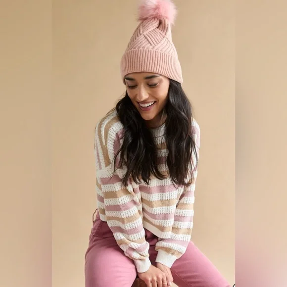 New Francesca’s Kristen Cuffed Faux Fur Pink Pom Beanie Hat - Picture 3 of 4